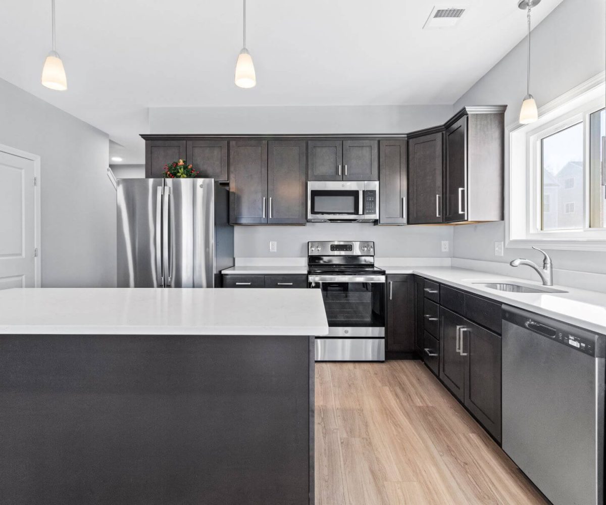 11 E Wintonbury Ave_05