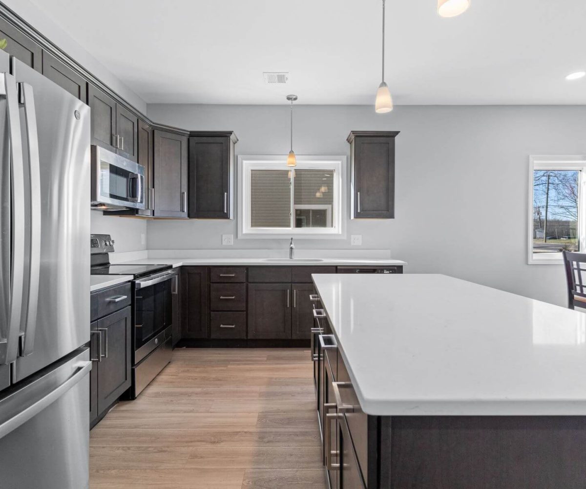 11 E Wintonbury Ave_09
