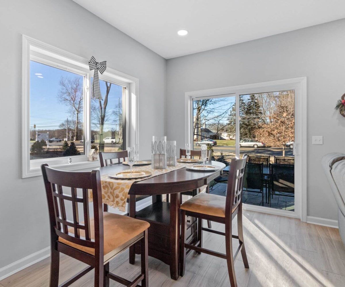 11 E Wintonbury Ave_10