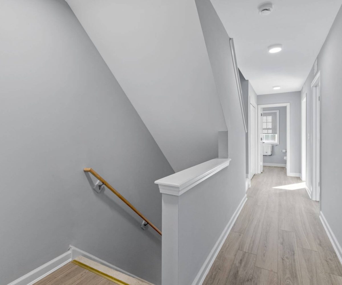 11 E Wintonbury Ave_13
