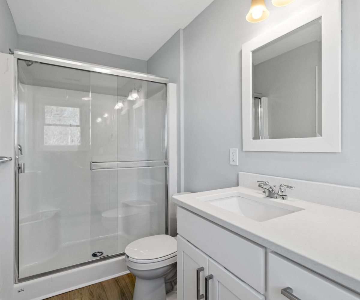 11 E Wintonbury Ave_18