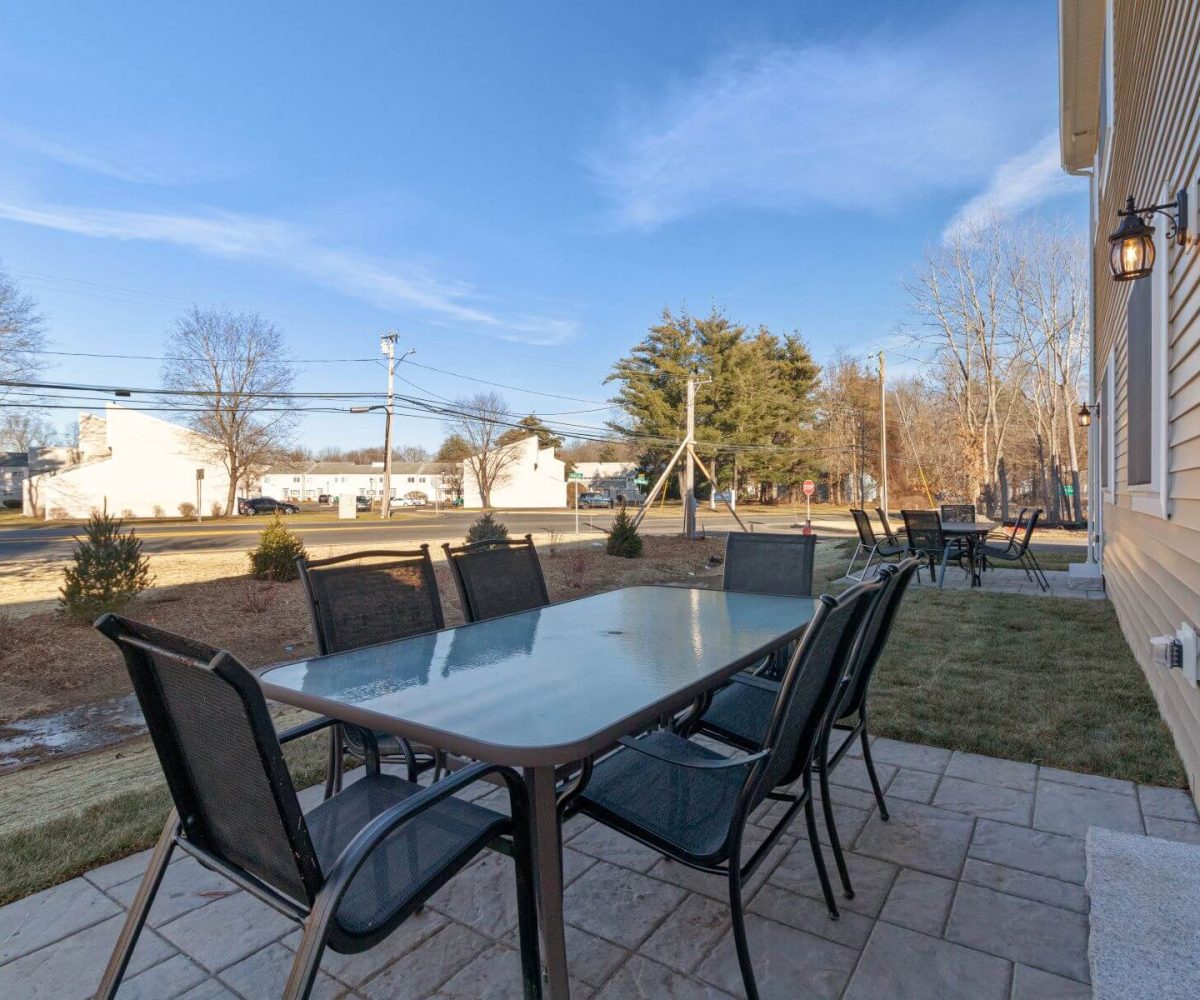 11 E Wintonbury Ave_31